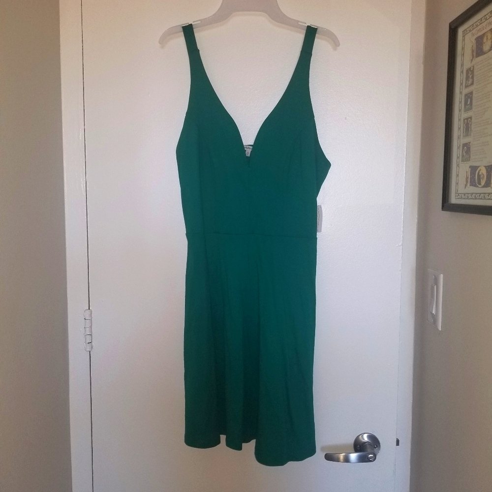 Green dress with a sweetheart neckline size XL